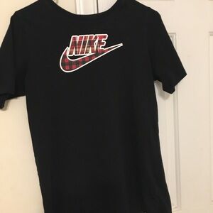 Nike boys black short sleeve tshirt. Size XL